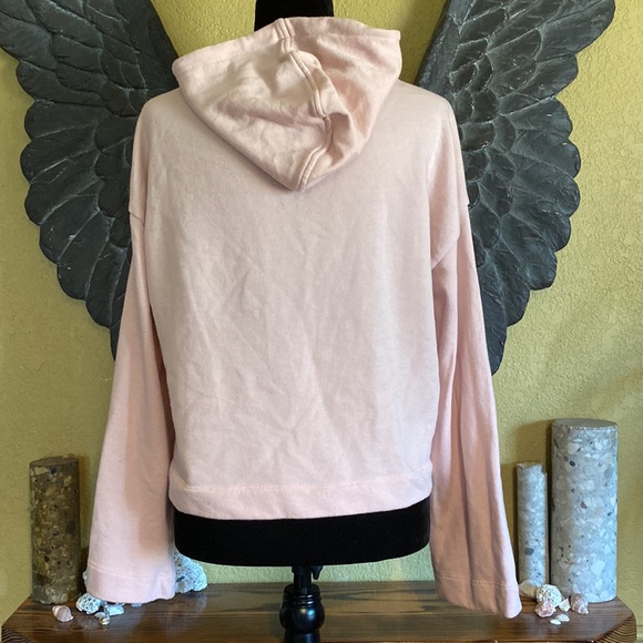 Demi Lovato Fabletics Oversized Cropped Sweater - Picture 5 of 7